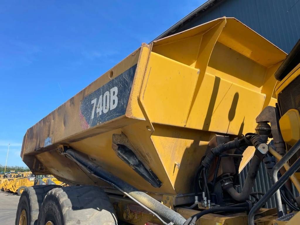CAT 740B