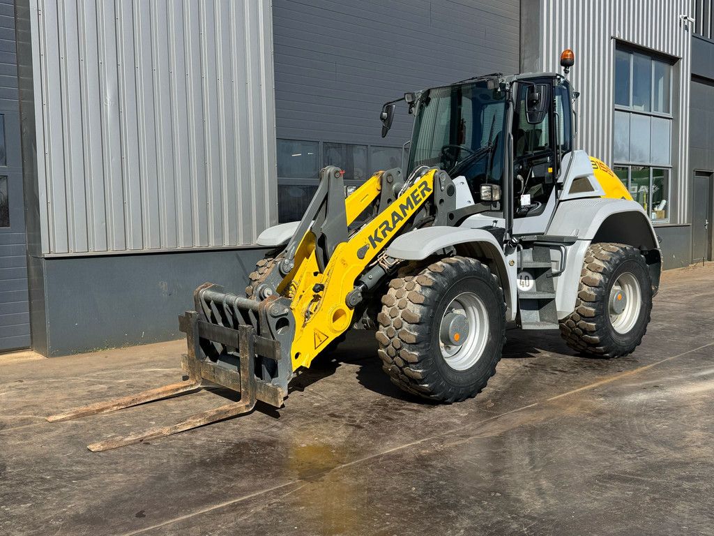 Kramer 8155 / Forks / bucket