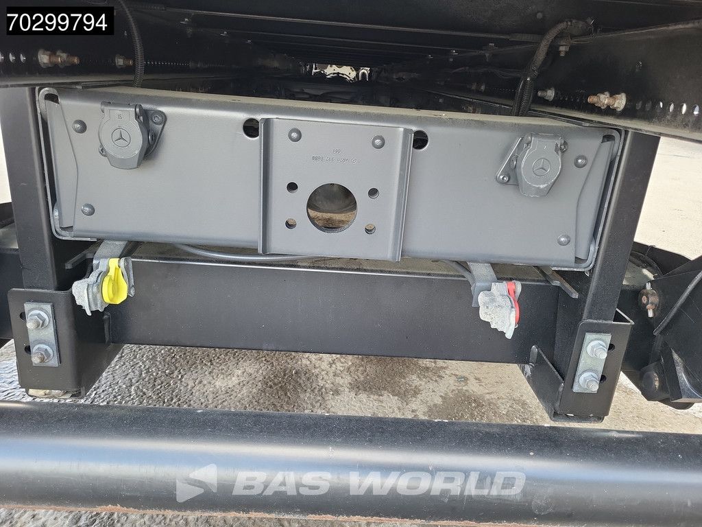 Mercedes Atego 818 4X2 8tonner Automatic Ladebordwand Airco Euro 6