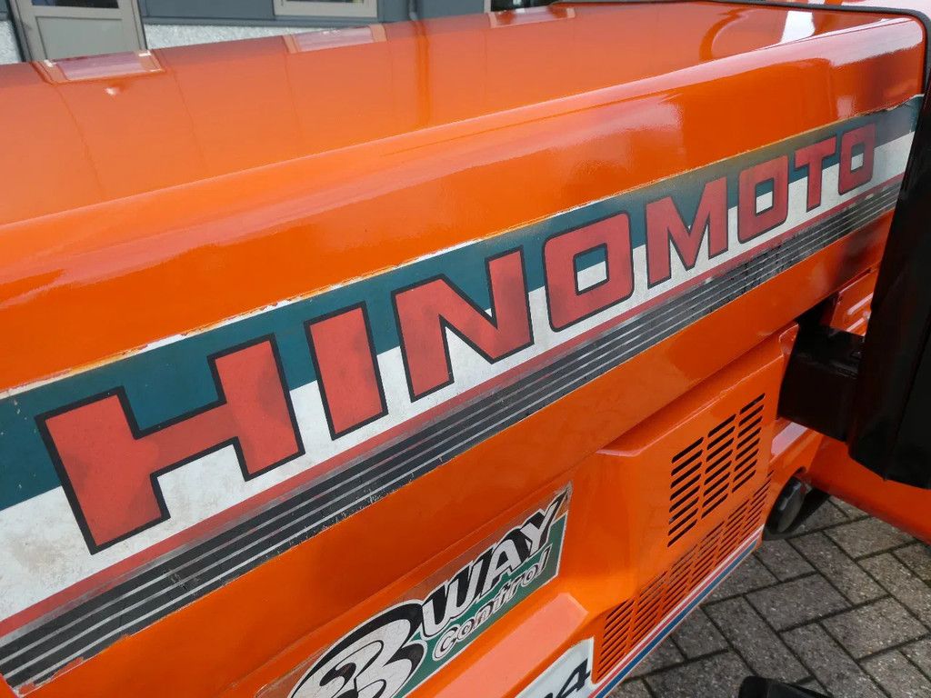 Hinomoto E1804 4wd / 1281 Draaiuren / Miditrekker