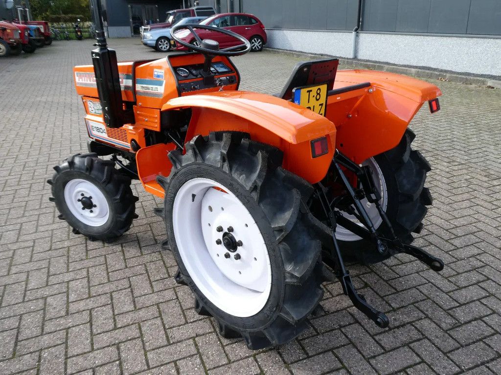 Hinomoto E1804 4wd / 1281 Draaiuren / Miditrekker