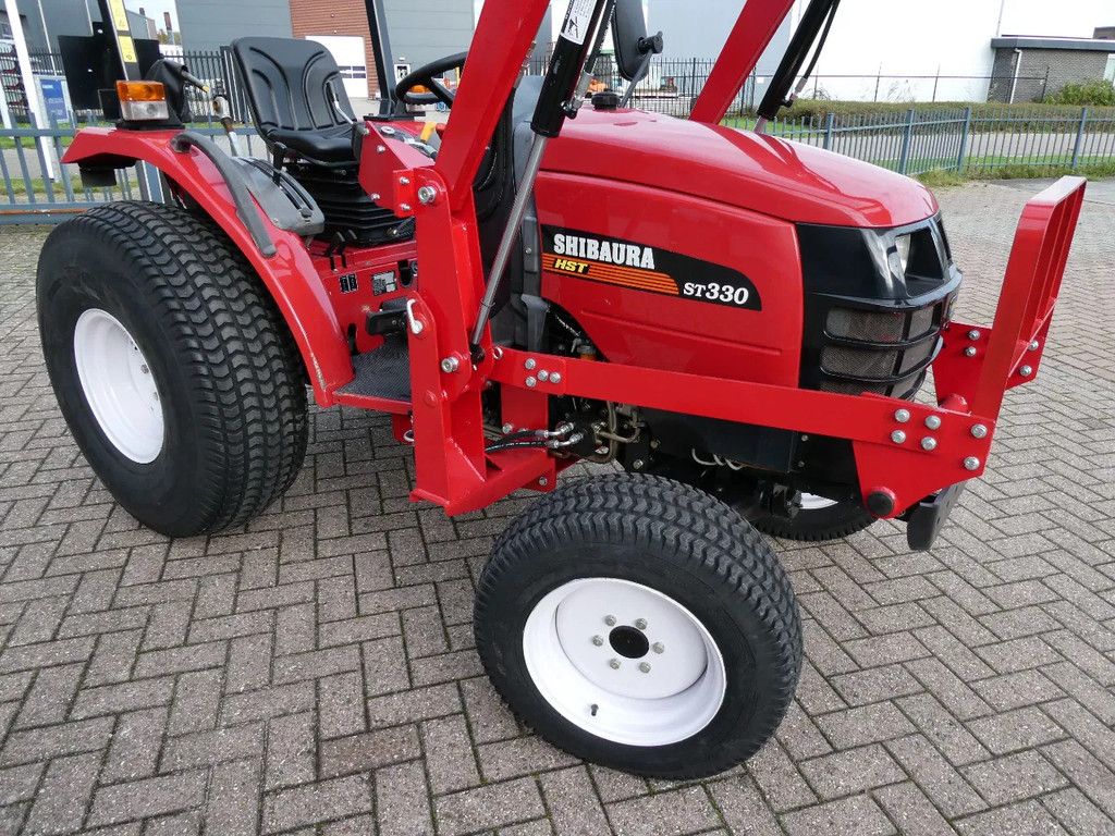 Shibaura ST330 4wd HST / 0266 Draaiuren / Voorlader