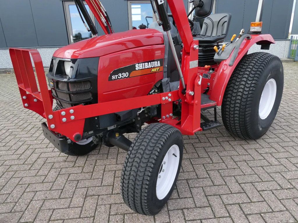 Shibaura ST330 4wd HST / 0266 Draaiuren / Voorlader