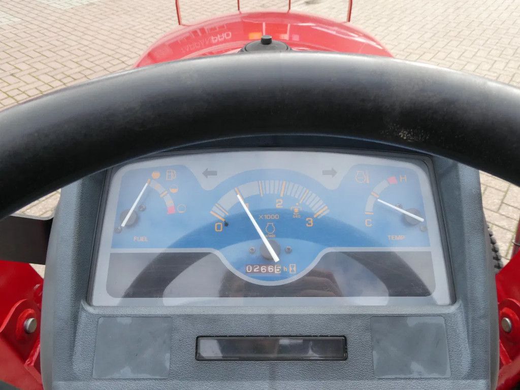 Shibaura ST330 4wd HST / 0266 Draaiuren / Voorlader