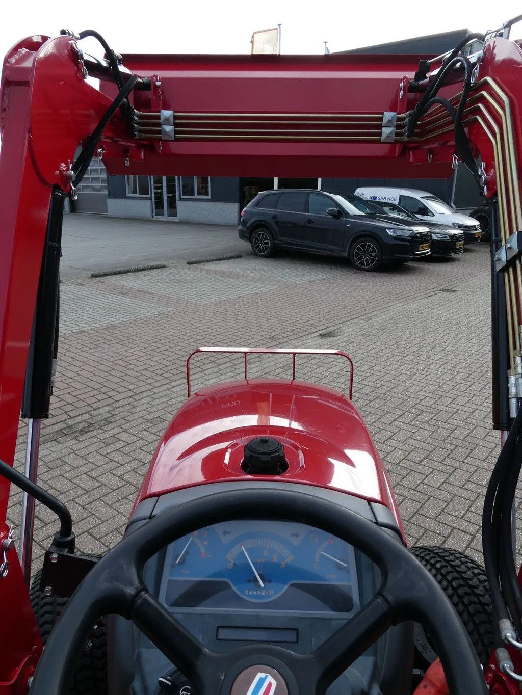 Shibaura ST330 4wd HST / 0266 Draaiuren / Voorlader