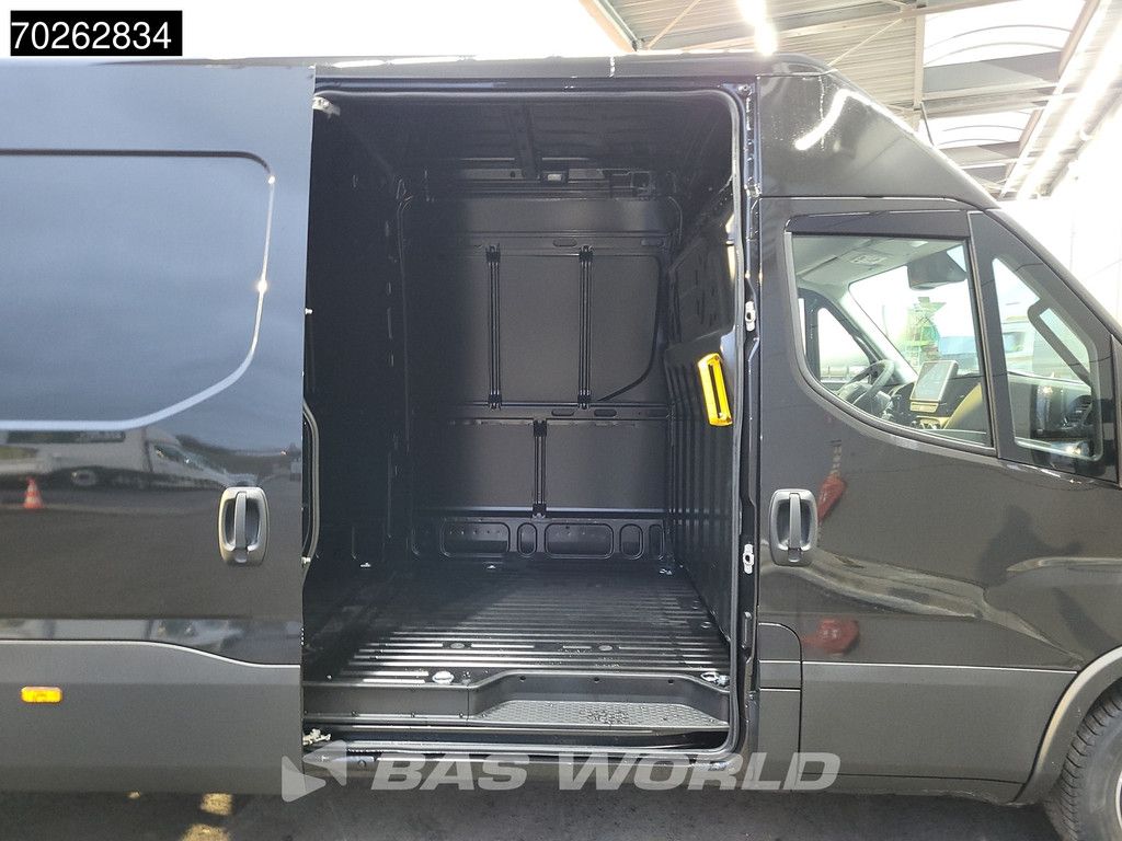 Iveco Daily 35S21 3.0L Automaat 210PK L3H2 2025-Model 3,5t Trekvermogen ACC LED CarPlay Camera Parkeersensoren Velgen 16m3 Euro6 L4H2 16m3 A/C