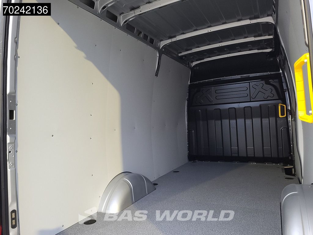 Iveco Daily 35S21 3.0L Automaat L2H2 210PK 2025-Model 3,5t Trekgewicht ACC LED Navi LM-Velgen Camera Euro6 L2 12m3 A/C