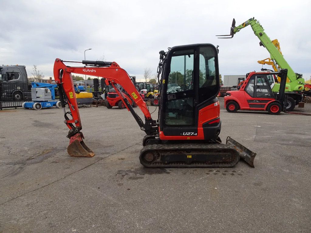 Kubota U27-4