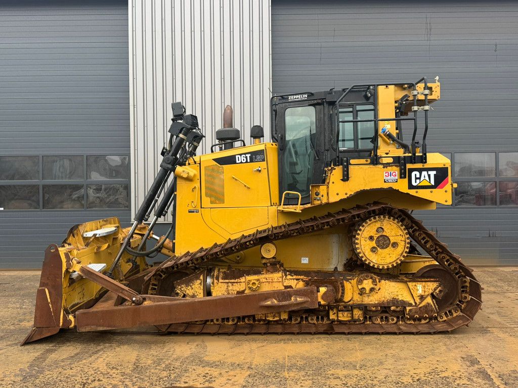 Caterpillar D6T LGP