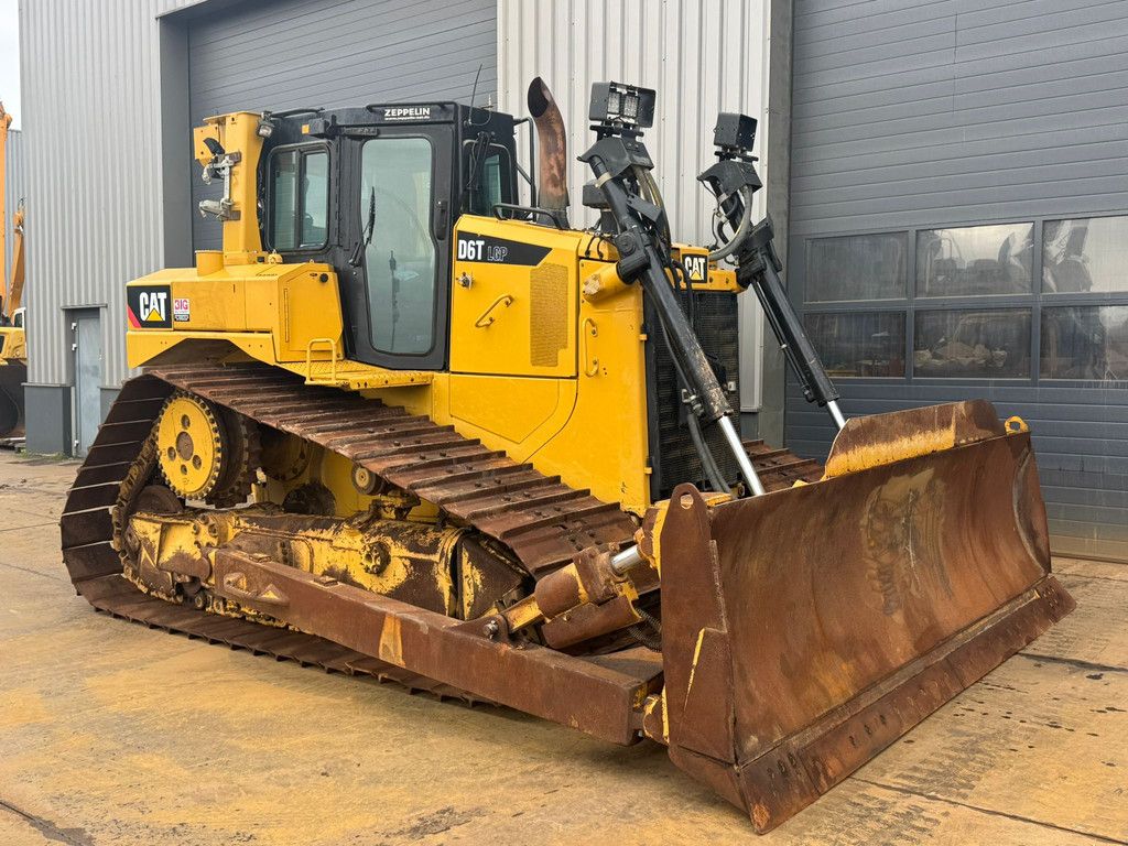 Caterpillar D6T LGP