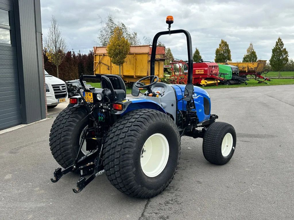 New Holland Boomer 55