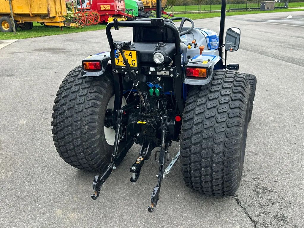 New Holland Boomer 55