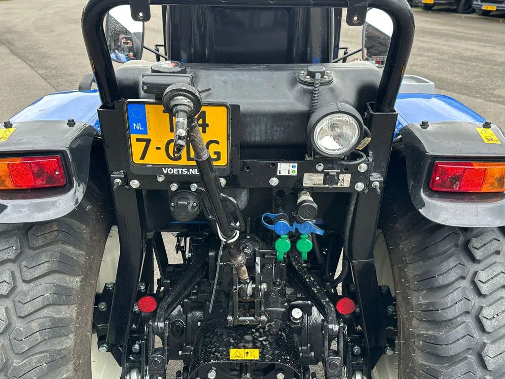 New Holland Boomer 55