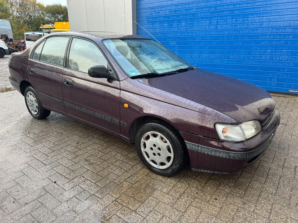 Toyota Carina E **2.0 PETROL-ESSENCE**