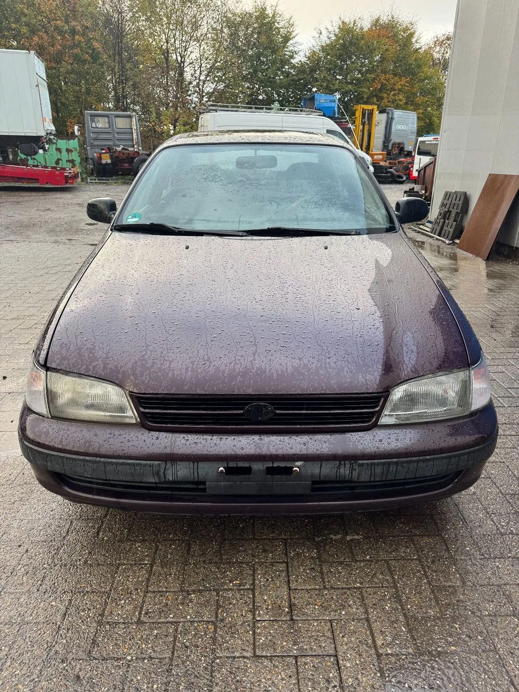 Toyota Carina E **2.0 PETROL-ESSENCE**