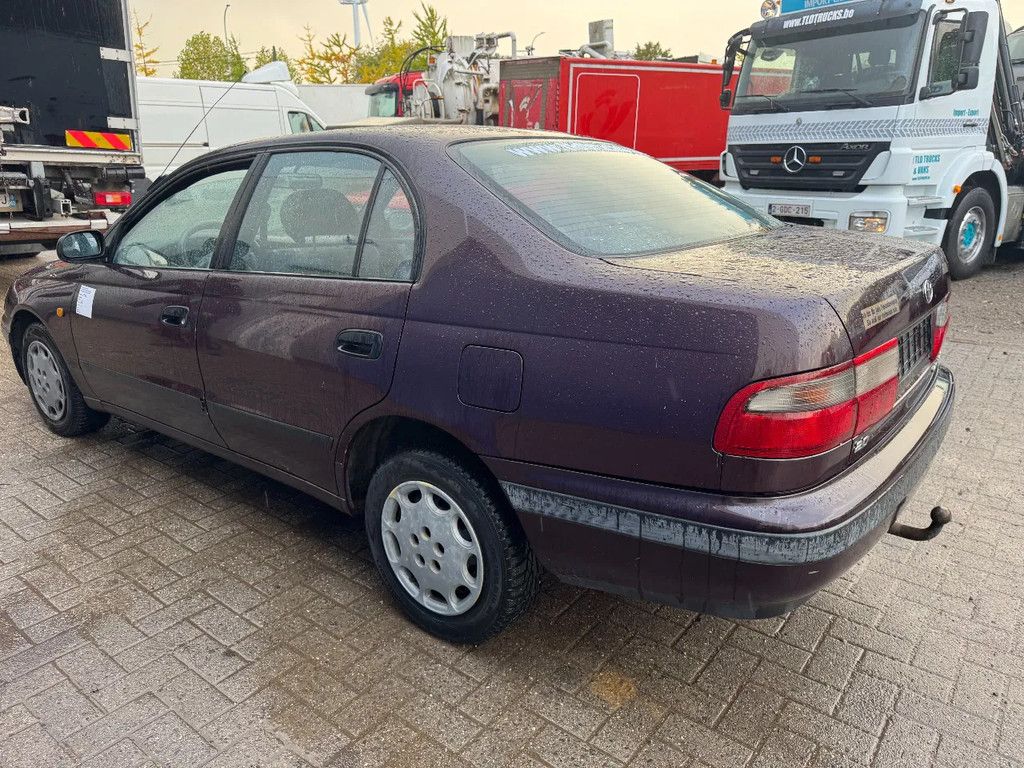 Toyota Carina E **2.0 PETROL-ESSENCE**