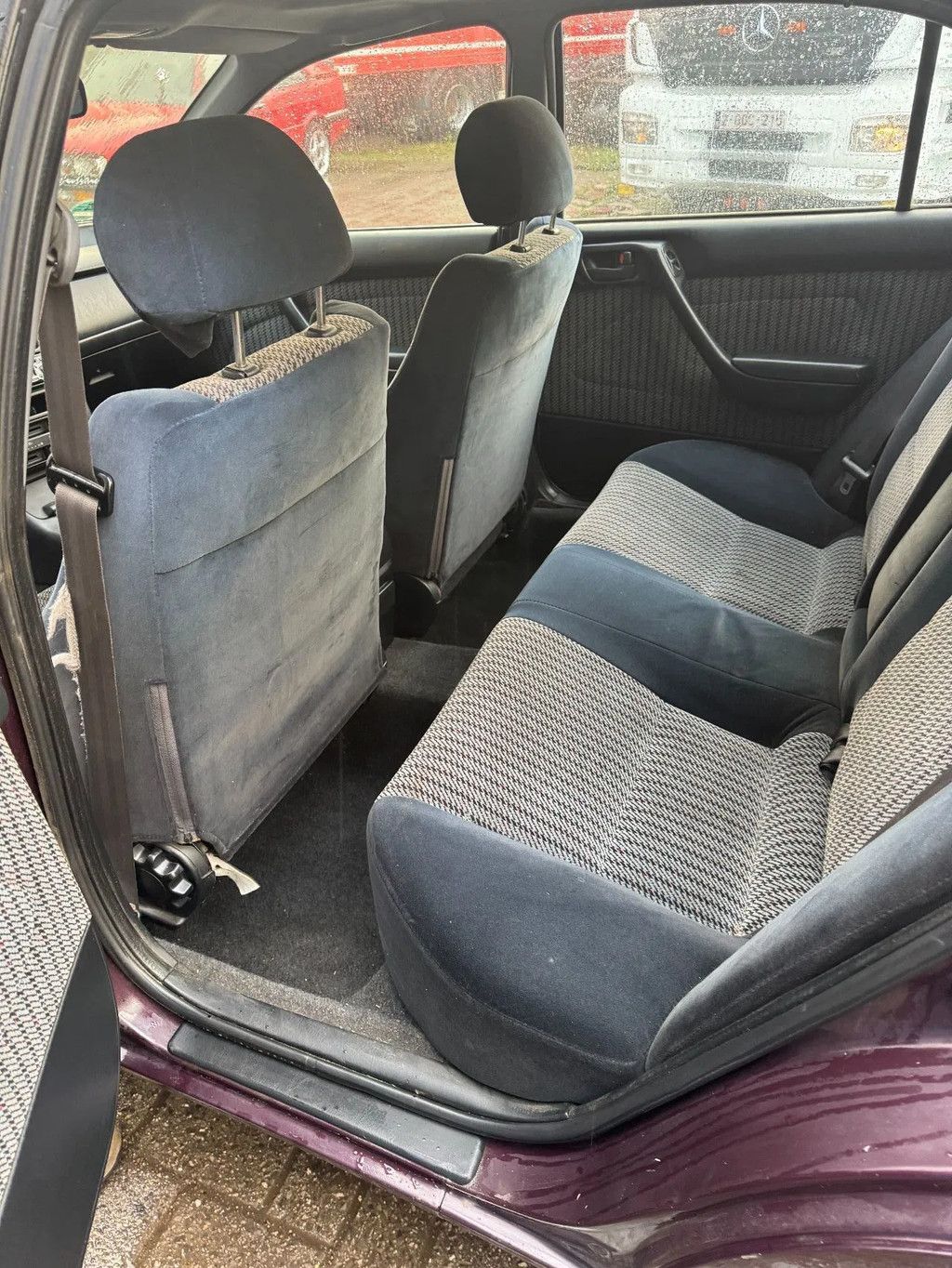 Toyota Carina E **2.0 PETROL-ESSENCE**