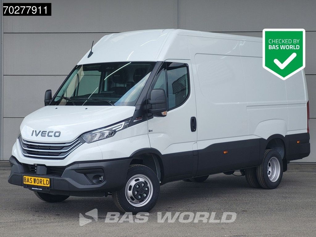 Iveco Daily 35C21 3.0L 210PK Automaat L2H2 Dubbellucht 3.5t Trekhaak LED ACC Navi Airco Camera Parkeersensoren Euro6 L3H2 12m3 A/C Towbar