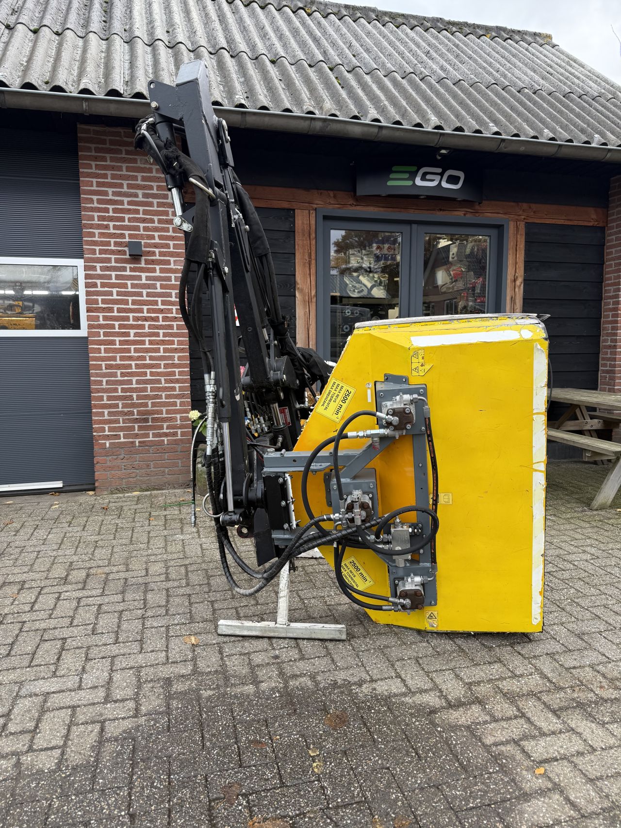 Mc Connel maaiarm. Snoeiarm, Becx snoeidek