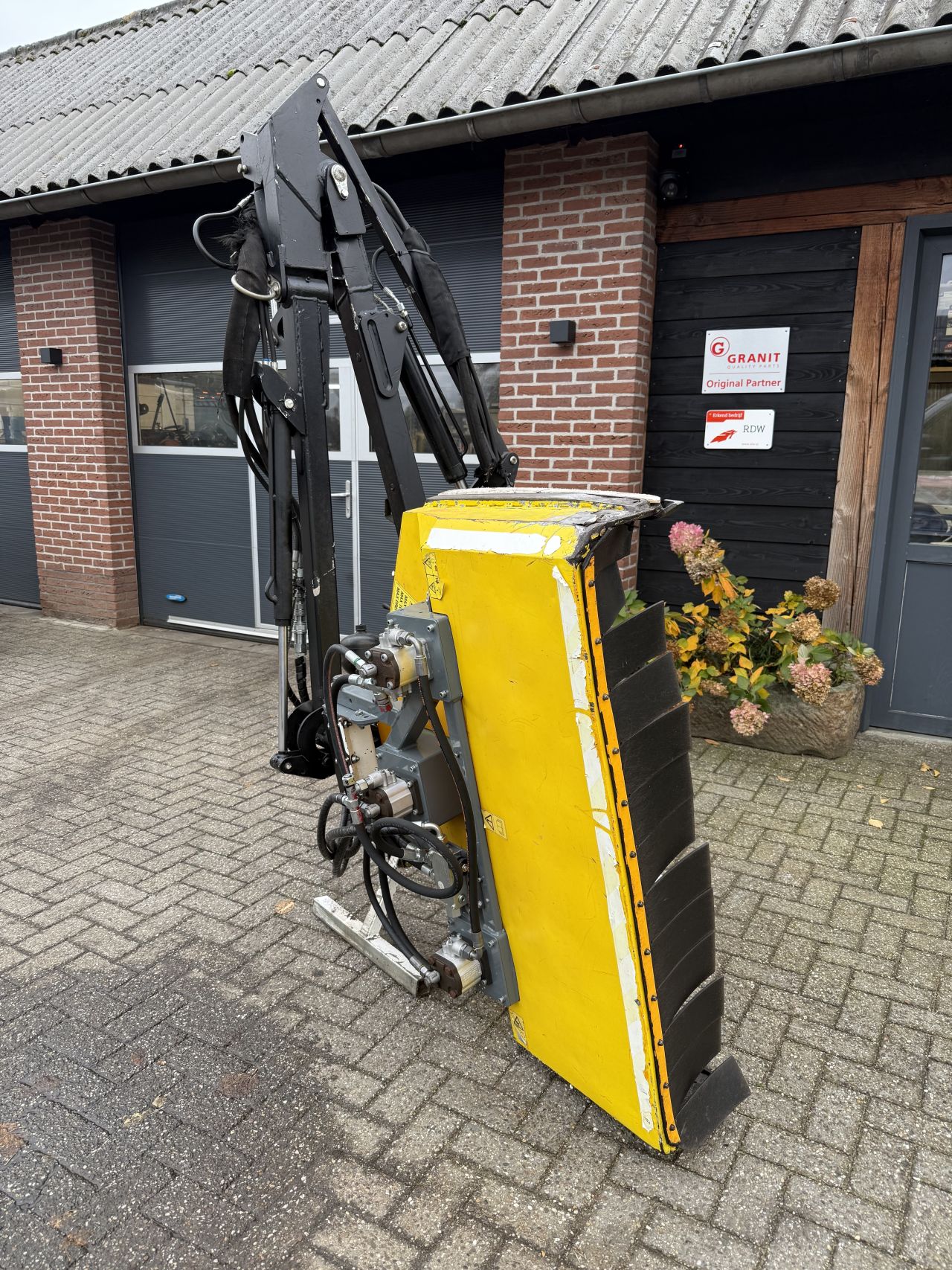 Mc Connel maaiarm. Snoeiarm, Becx snoeidek