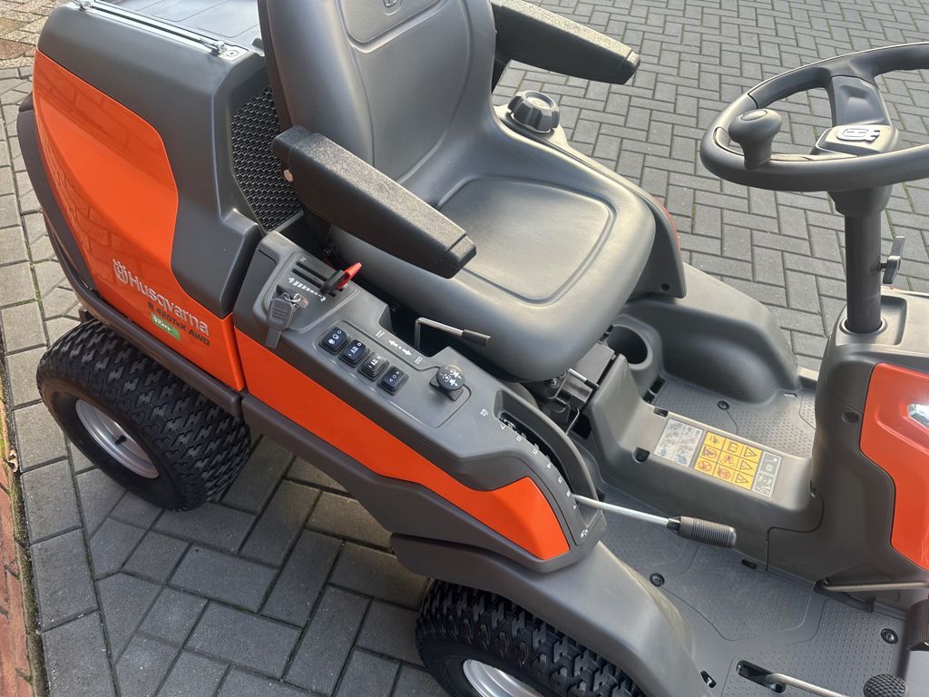 Husqvarna R420TSX AWD