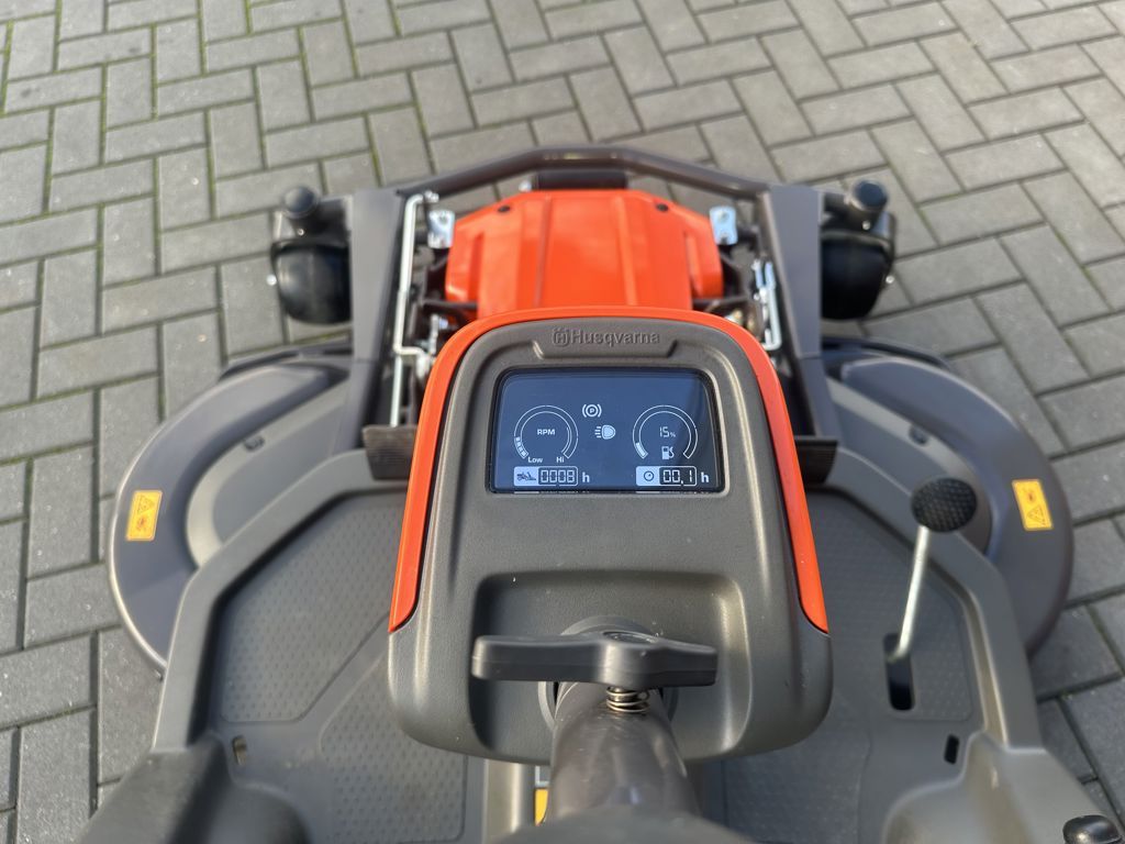 Husqvarna R420TSX AWD