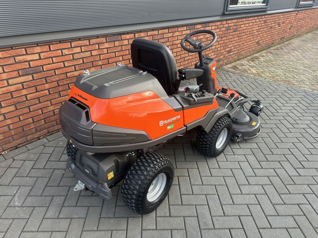 Husqvarna R420TSX AWD