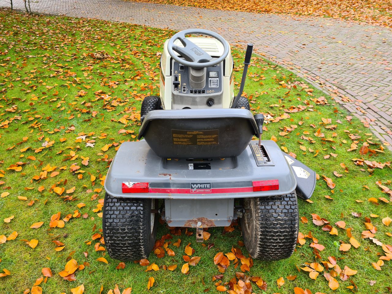 White zitmaaier zijlosser.