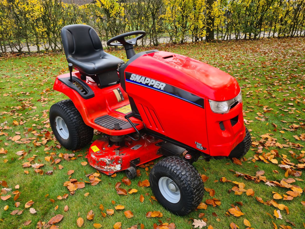 Snapper LT200 zitmaaier zijlosser 18.5 pk motor.