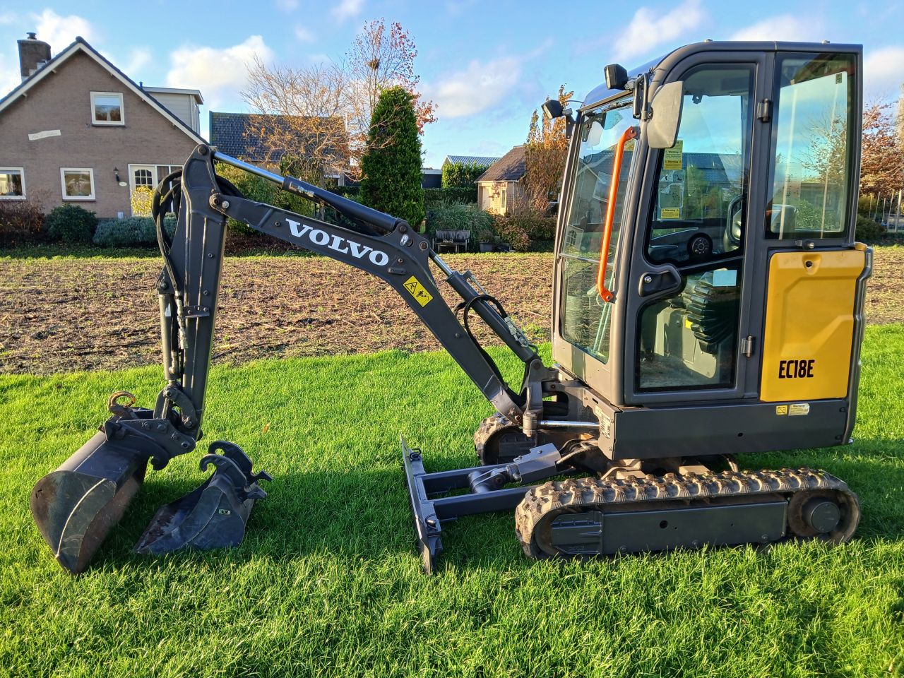 Volvo EC 18E 2021 mingraver extra functie koop/huur/lease