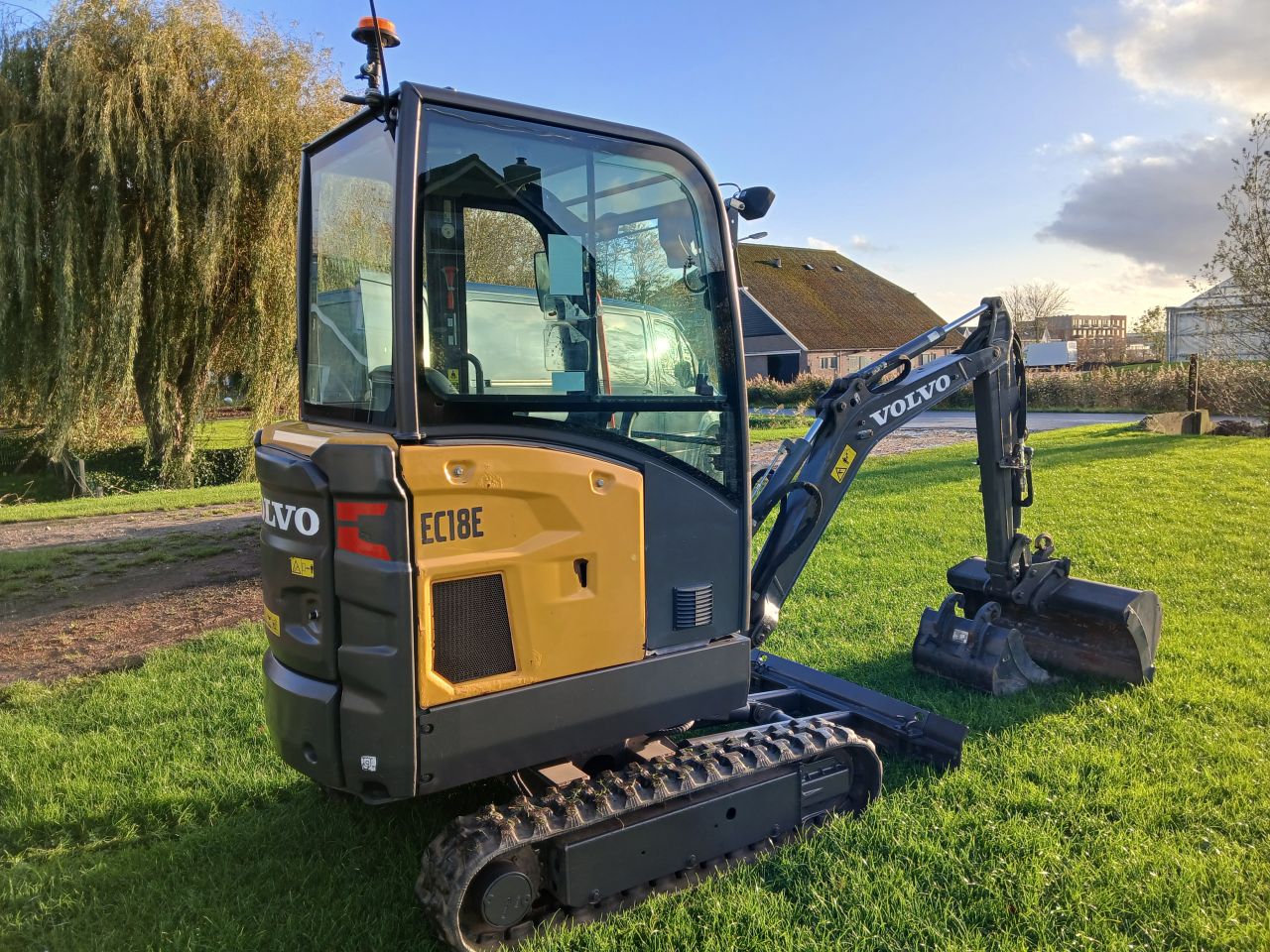 Volvo EC 18E 2021 mingraver extra functie koop/huur/lease