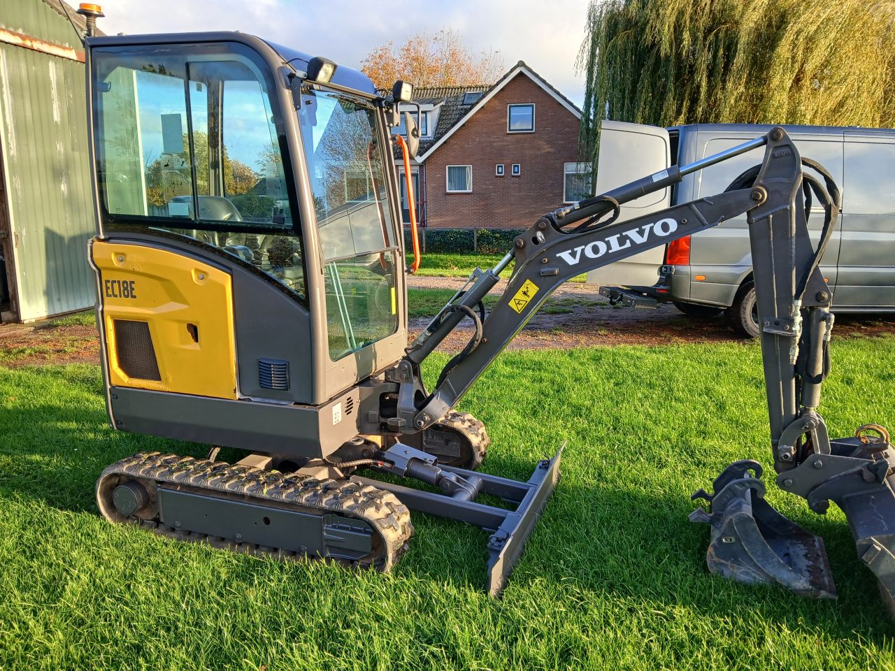 Volvo EC 18E 2021 mingraver extra functie koop/huur/lease