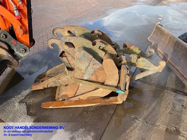 Hitachi ZX 48u-5 clr 4x Bucket 2500 Hours!