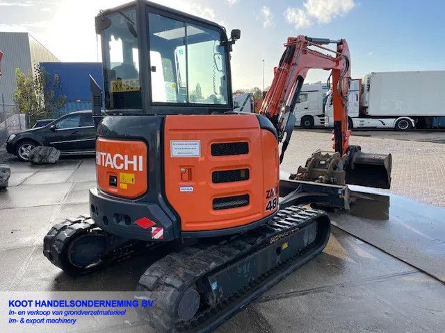 Hitachi ZX 48u-5 clr 4x Bucket 2500 Hours!