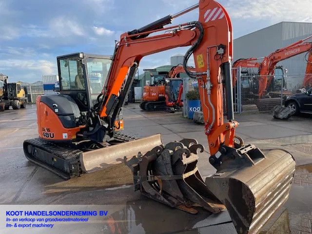 Hitachi ZX 48u-5 clr 4x Bucket 2500 Hours!