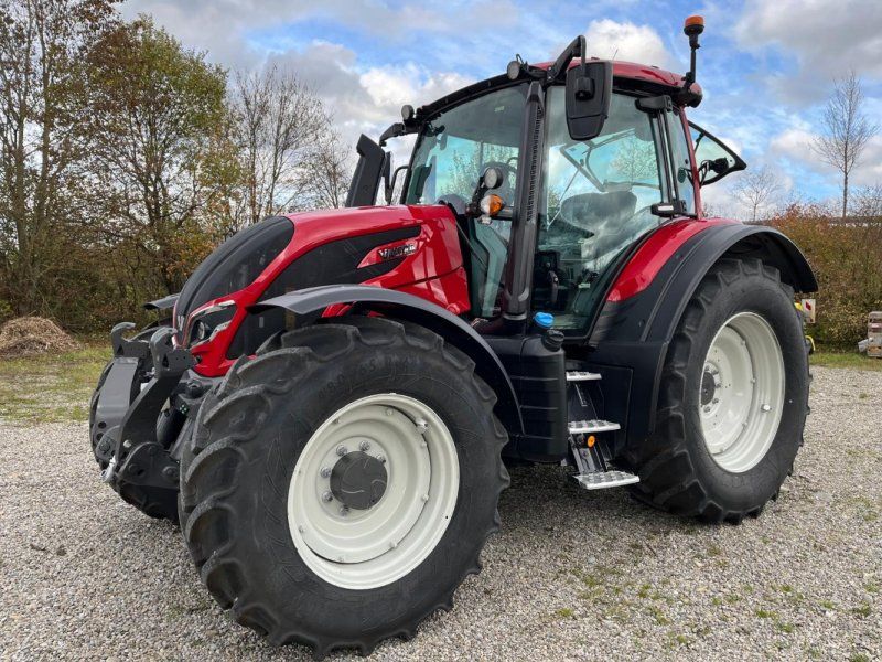 Valtra N154E