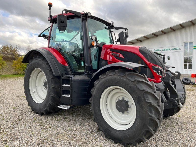 Valtra N154E