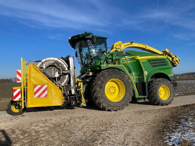 John Deere 8700i