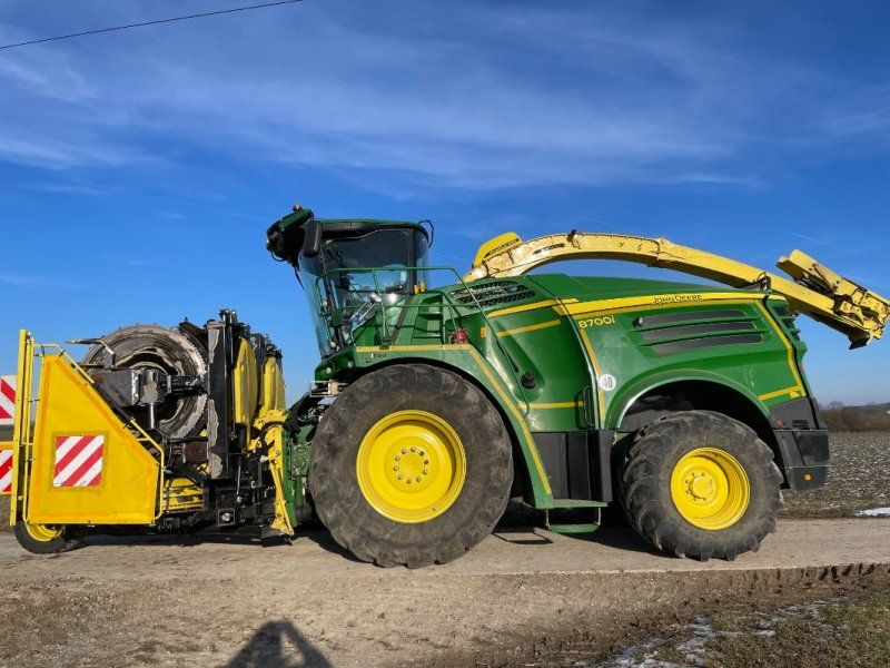 John Deere 8700i