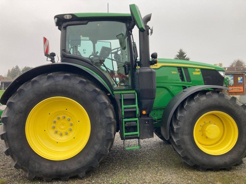 John Deere 6R250