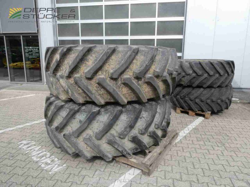 Trelleborg 600/70R30 / 710/75R42 TM 900