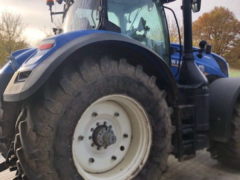 New Holland T7-315