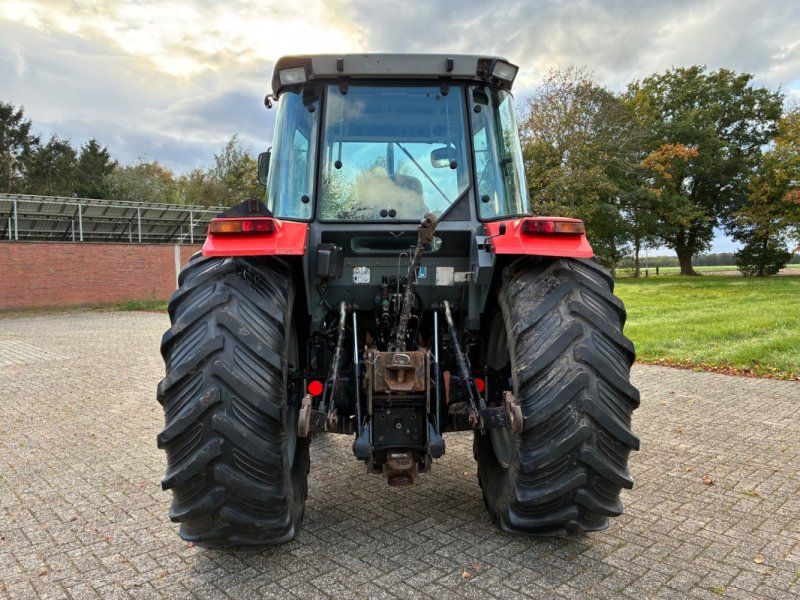 Massey Ferguson 4235