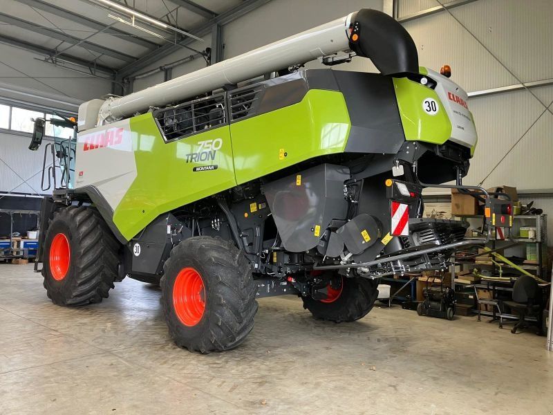 Claas TRION 750 MONTANA MÄHDRE