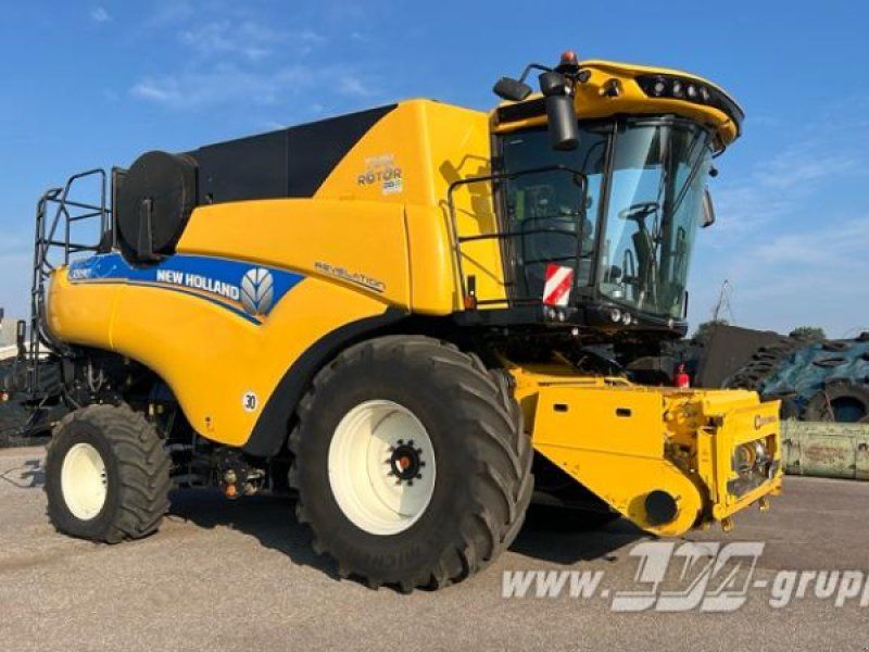New Holland CR9.90