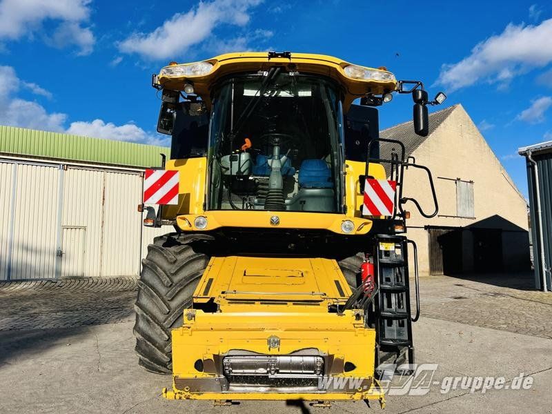 New Holland CR8080