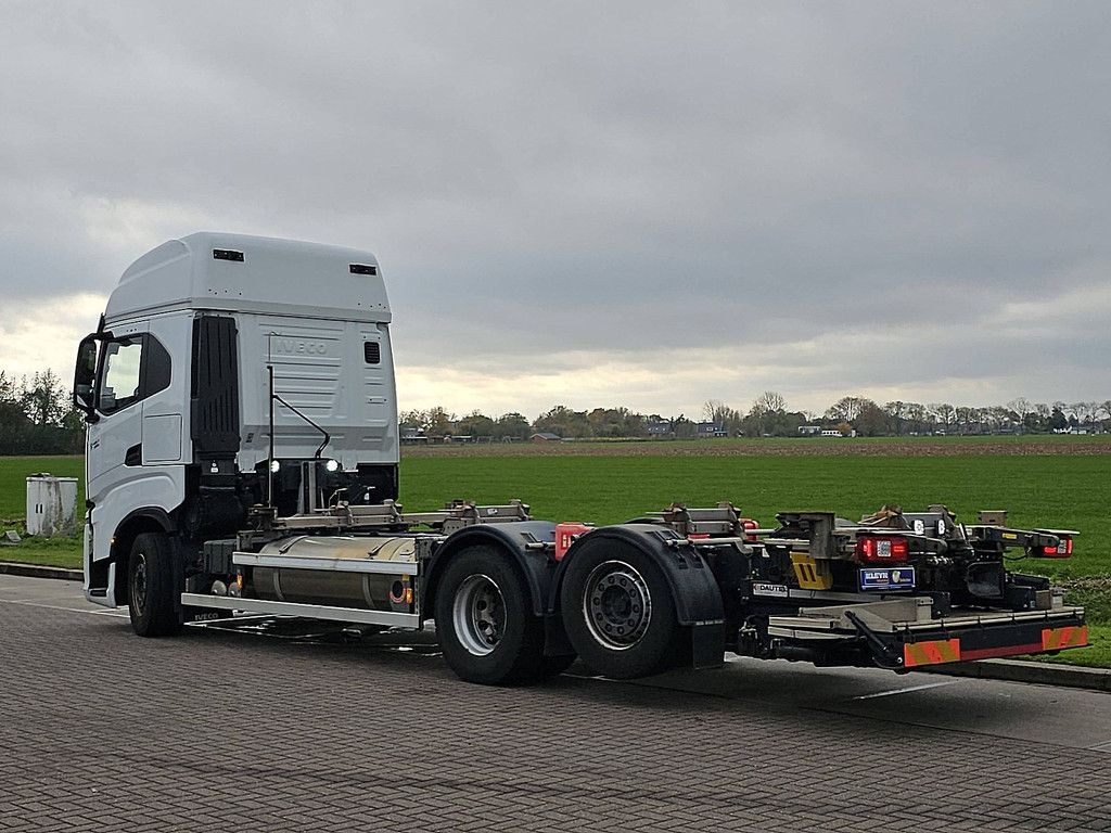 IVECO S-WAY AS440S46 6x2*4 lng gas