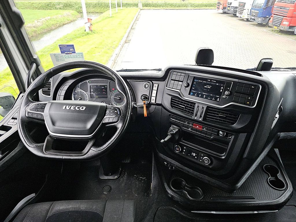 IVECO S-WAY AS440S46 6x2*4 lng gas