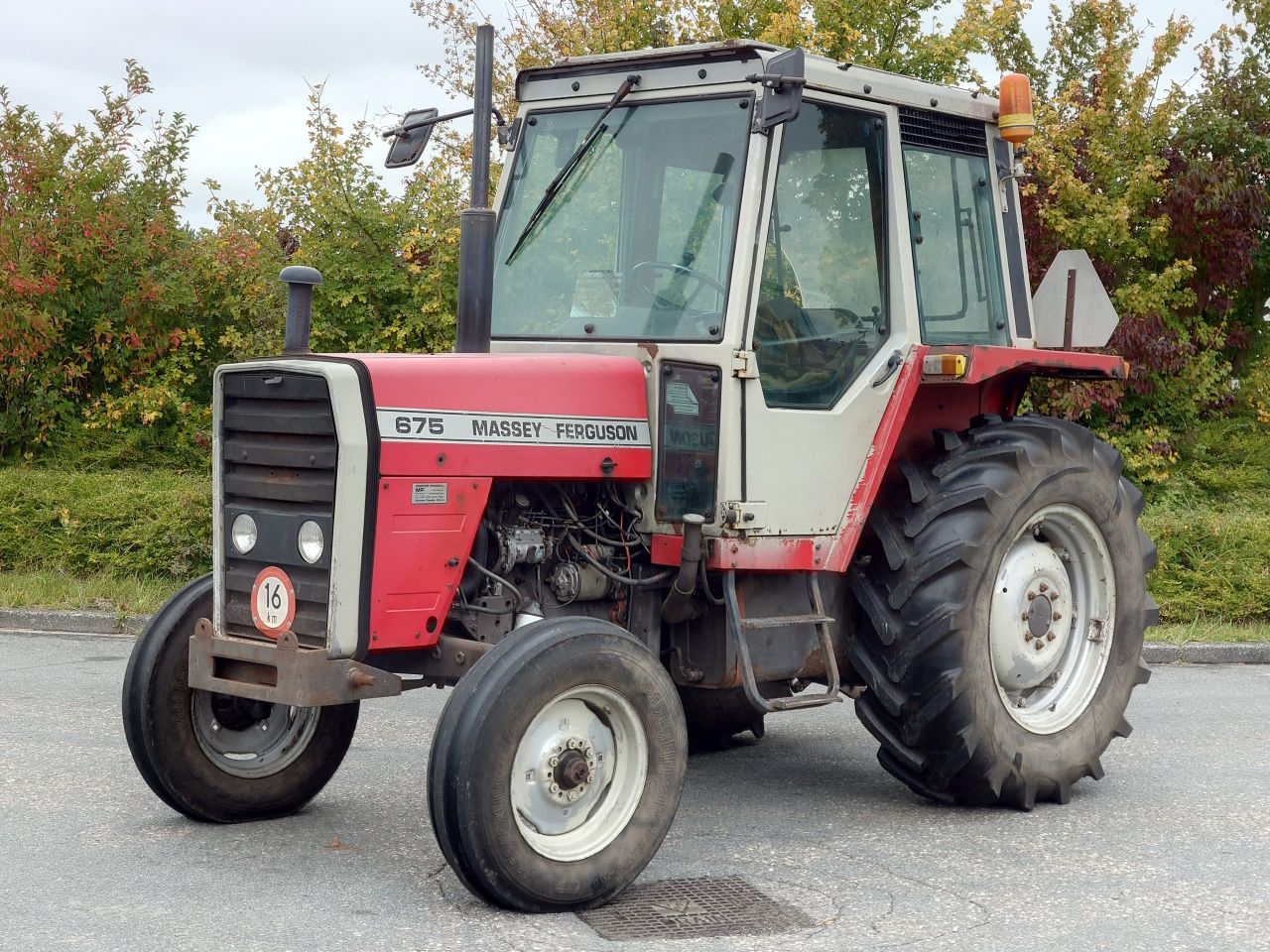 Massey Ferguson 675 2wd UK built