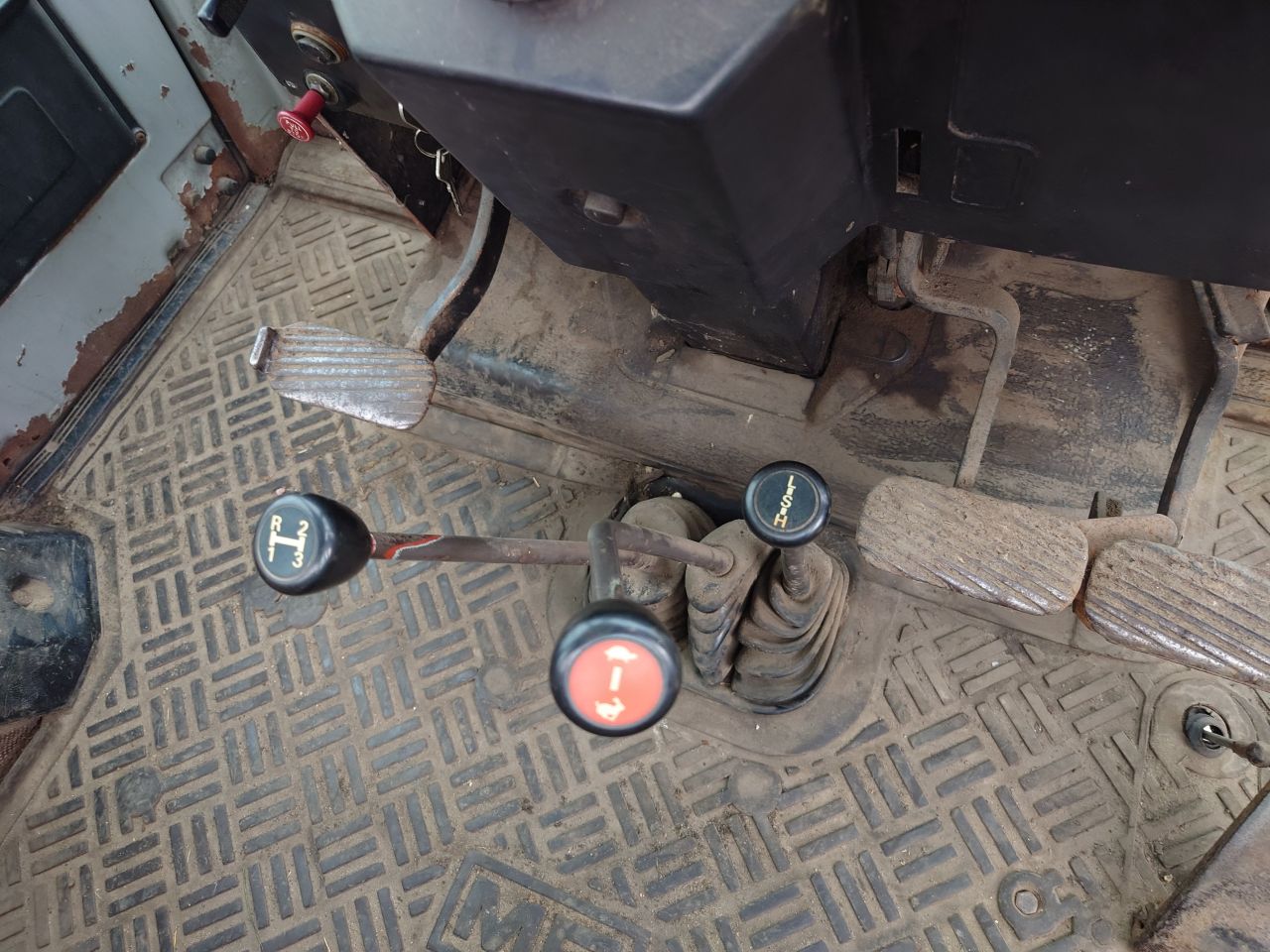 Massey Ferguson 675 2wd UK built